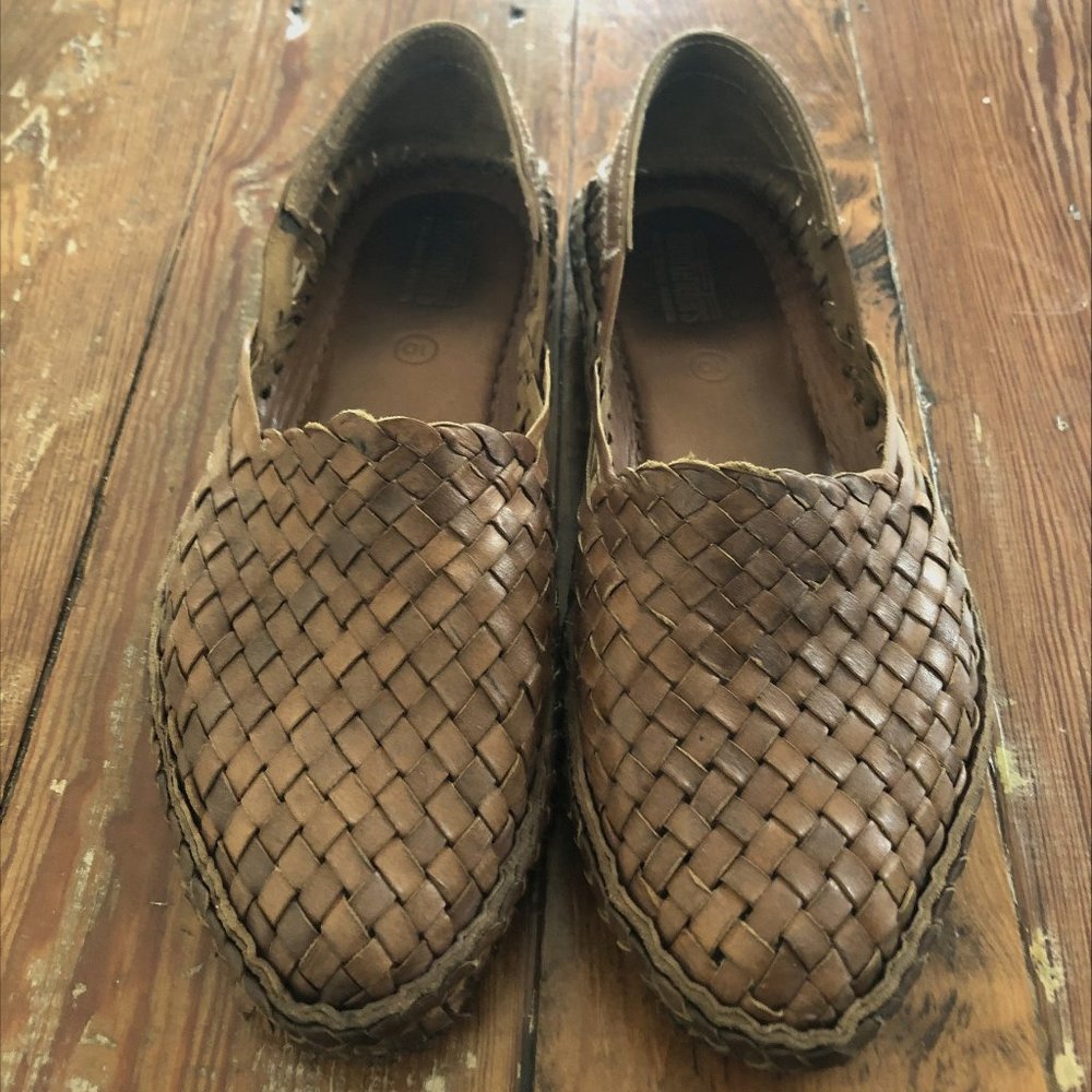 Mohinder woven shoe